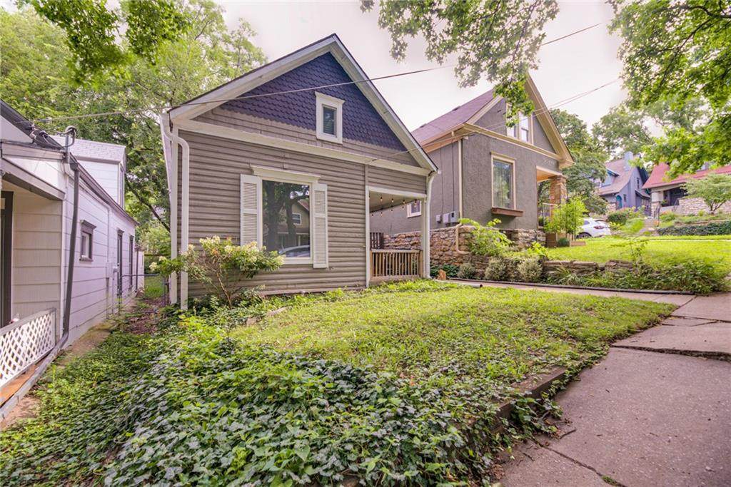 618 42nd Street - Photo 1
