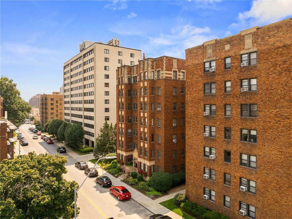 807 48th Street - Photo 1