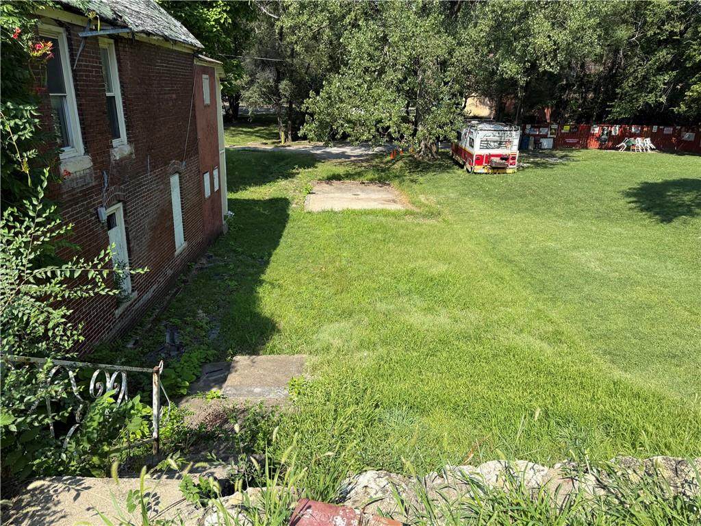 2018 Summit Street - Photo 1