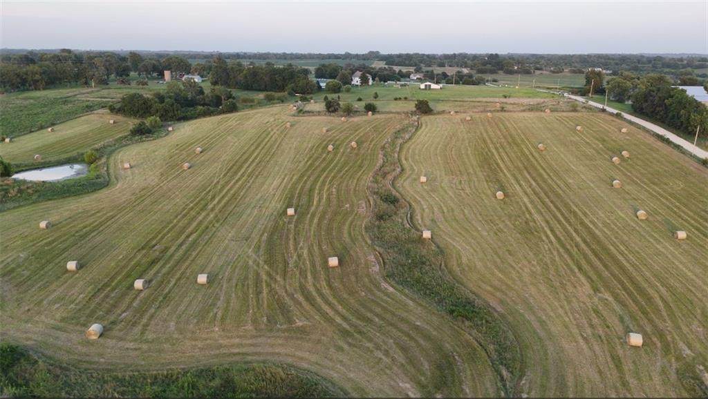 W 319th Street - Photo 1