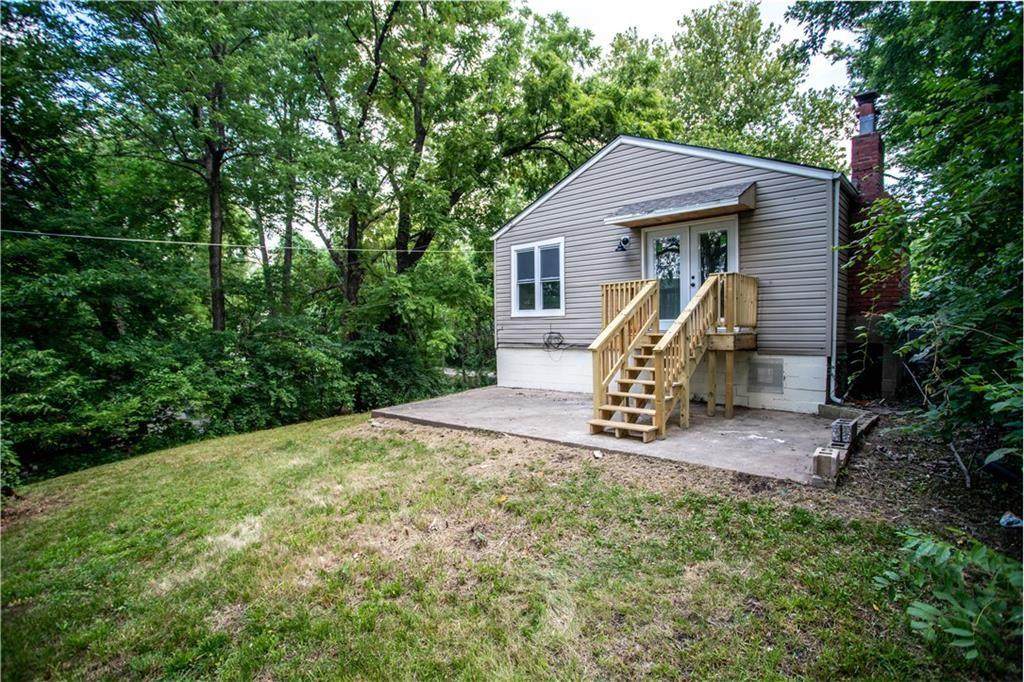 3122 Donnelly Avenue - Photo 1