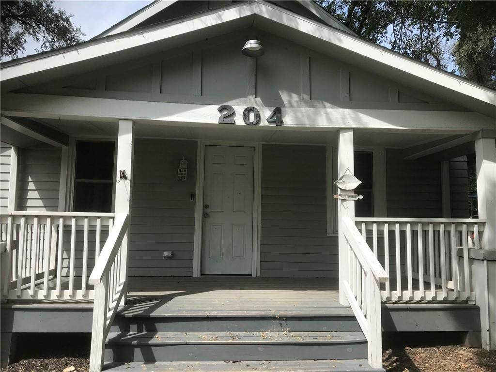 204 Rogers Street - Photo 1