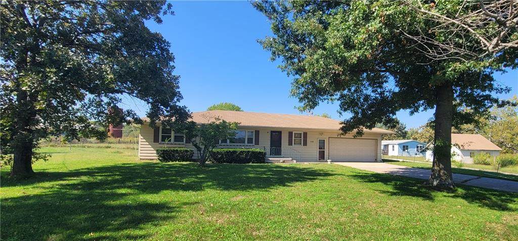 648 W Highway - Photo 1