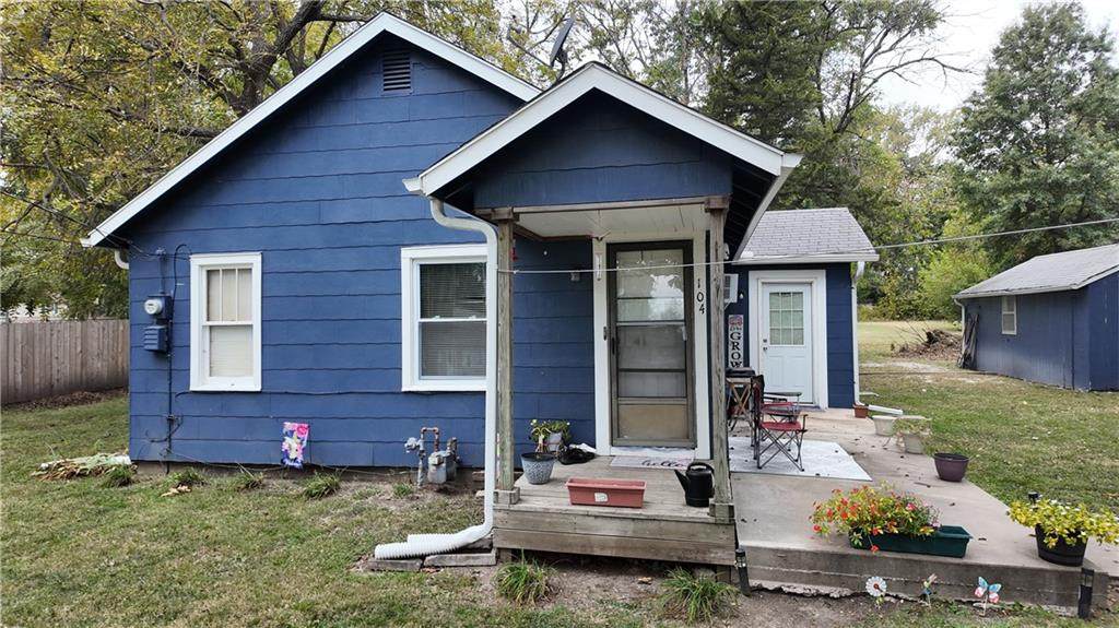 104 Iowa Street - Photo 1