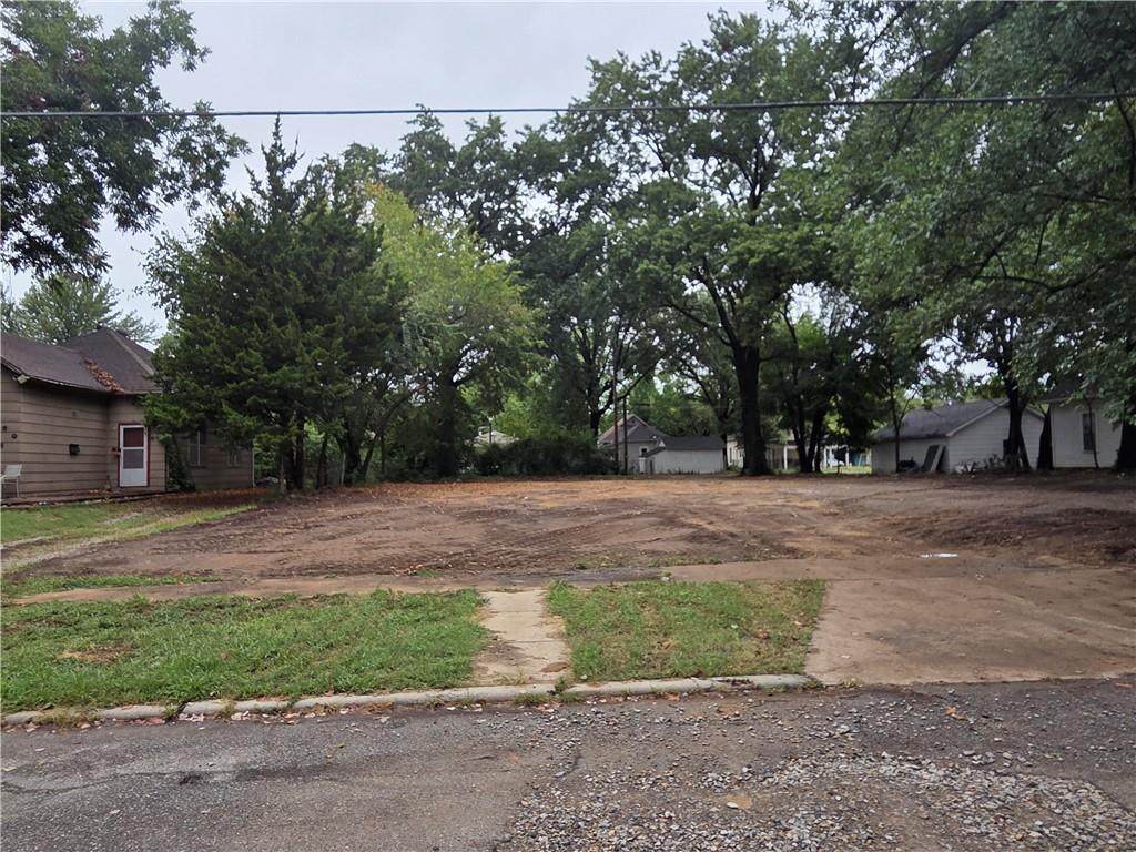 209-211 15th Street - Photo 1