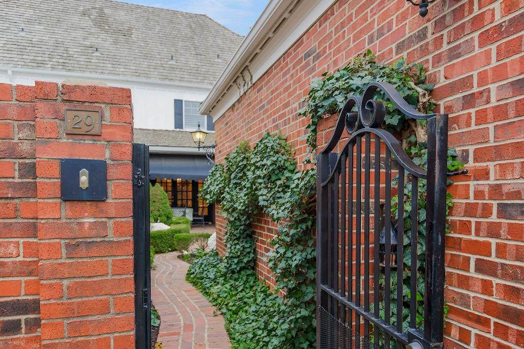 29 Compton Court - Photo 1