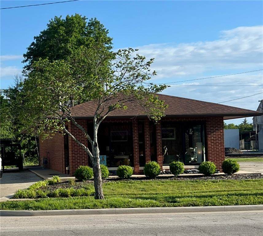 1015 Main Street - Photo 1