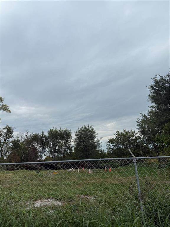 5307 Prospect Avenue - Photo 1