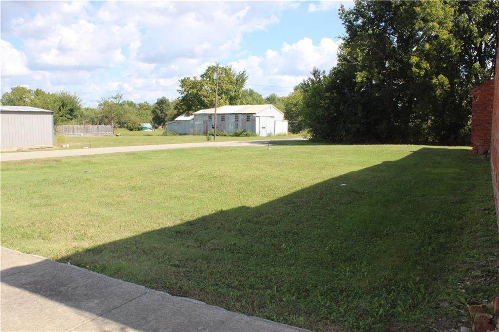  Military Avenue - Photo 1