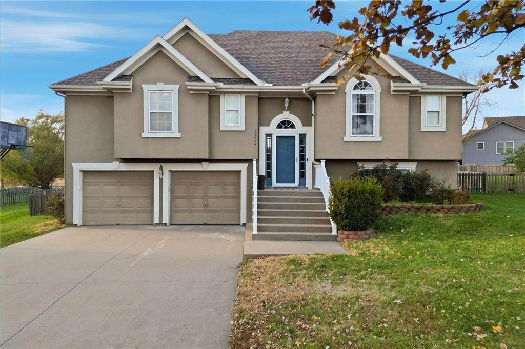 11004 Hunter Avenue - Photo 1