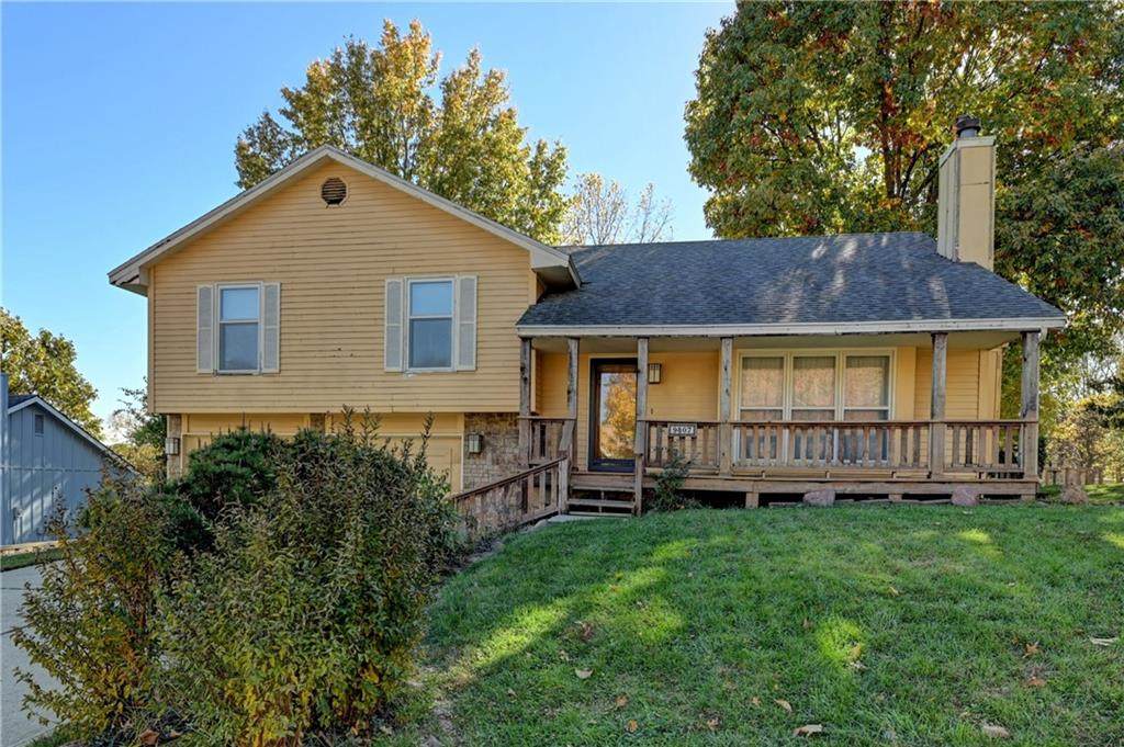 9807 85th Terrace - Photo 1