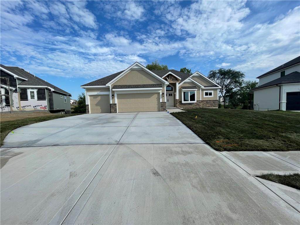 8512 90th Terrace - Photo 1