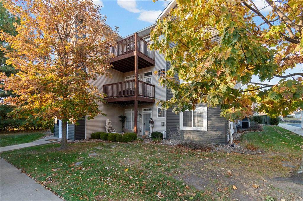 17201 32nd Street - Photo 1