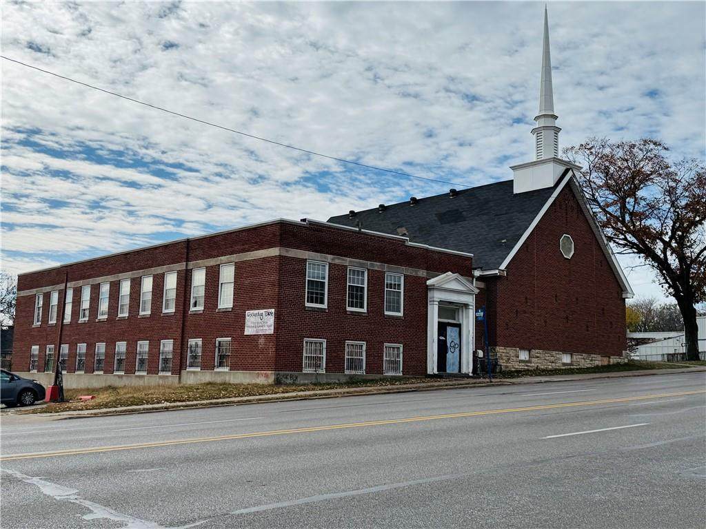 5001 Independence Avenue - Photo 1