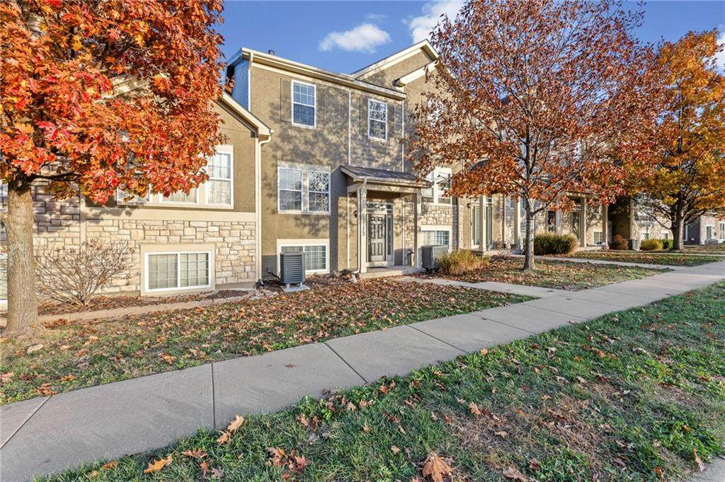 11173 Woodsonia Drive - Photo 1