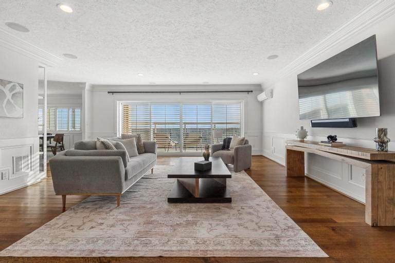 121 48th Street - Photo 1