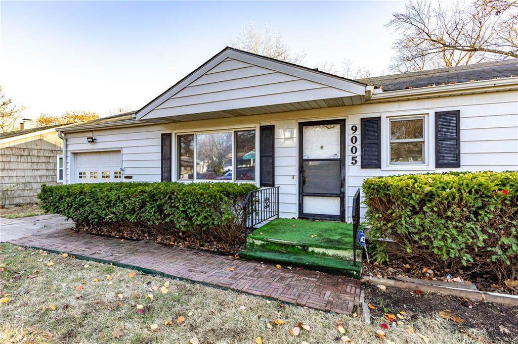 9005 74th Street - Photo 1