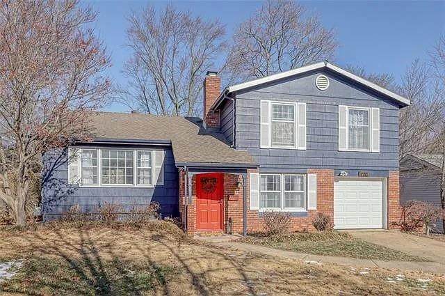 9110 90th Terrace - Photo 1