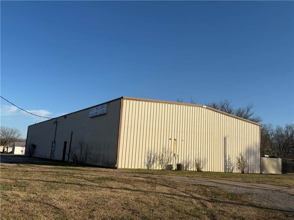 1605 Maple Street - Photo 1