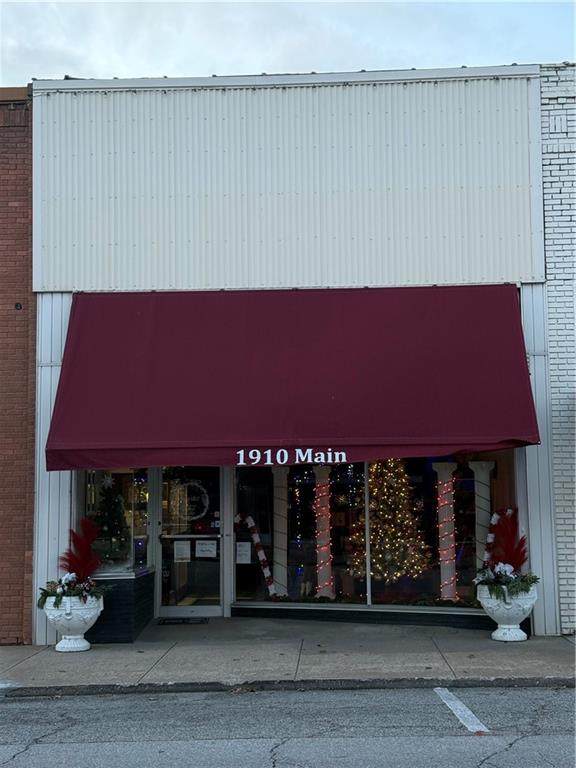 1910 Main Street - Photo 1