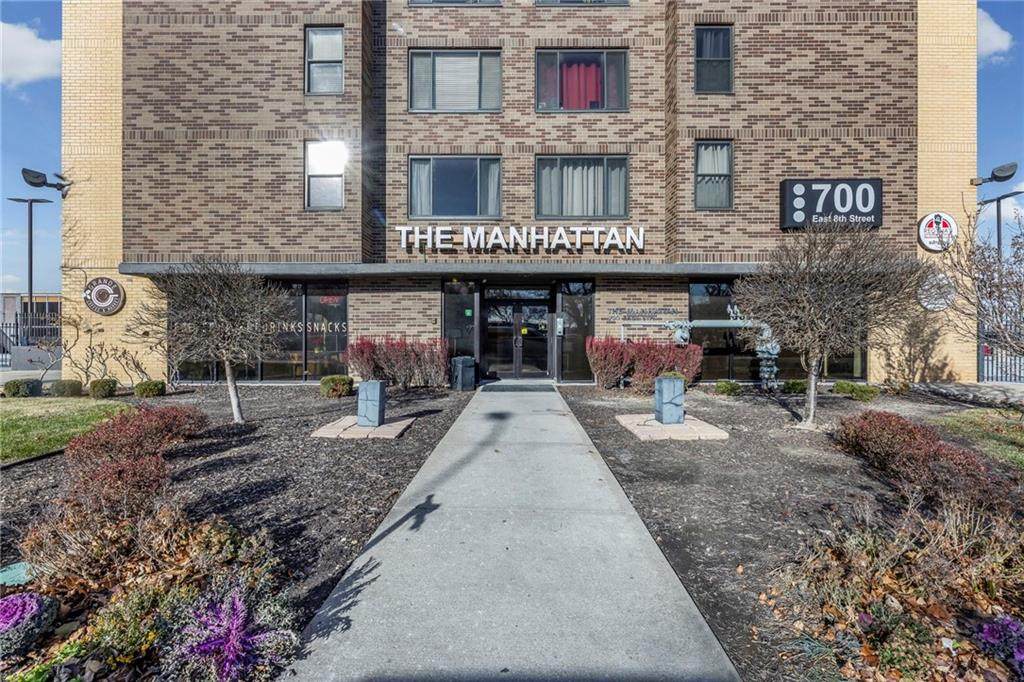 700 8th Street - Photo 1