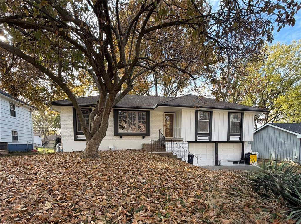 6111 108th Terrace - Photo 1