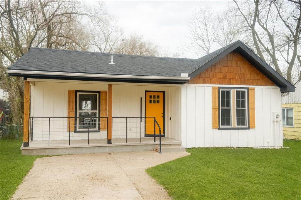 1339 Hocker Avenue - Photo 1