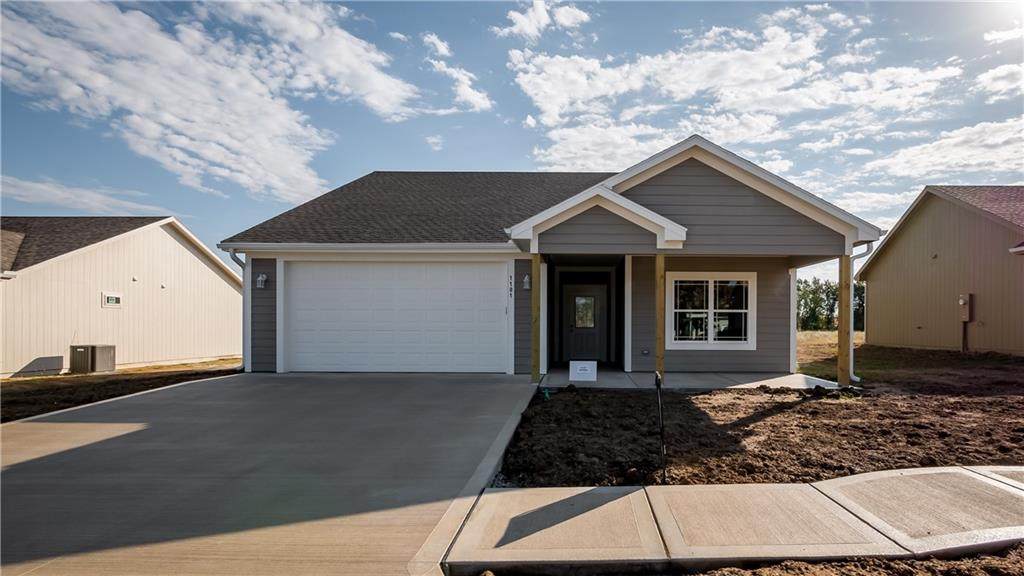 1405 White Oaks Lane - Photo 1