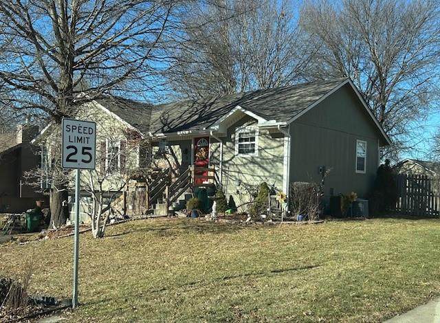 1049 Twin Creek Drive - Photo 1