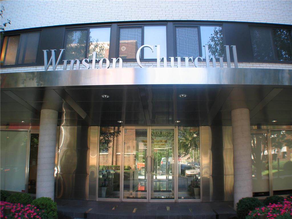 803 48th #302 Street - Photo 1