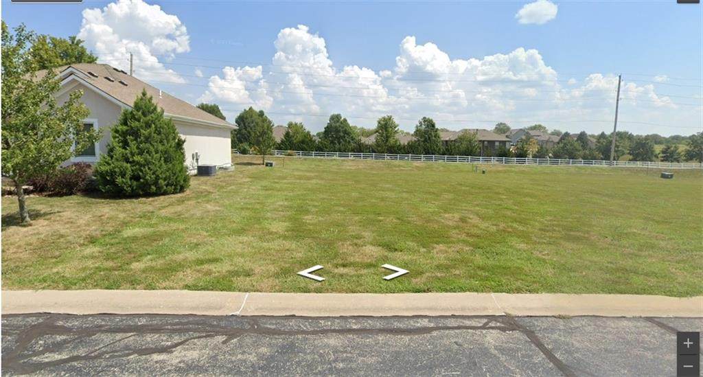 22617 Vincent Street - Photo 1