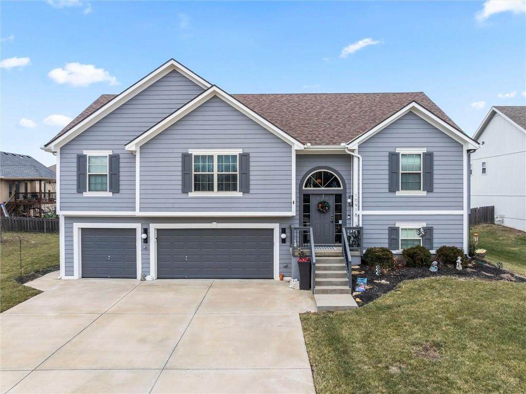 10918 Richmond Avenue - Photo 1