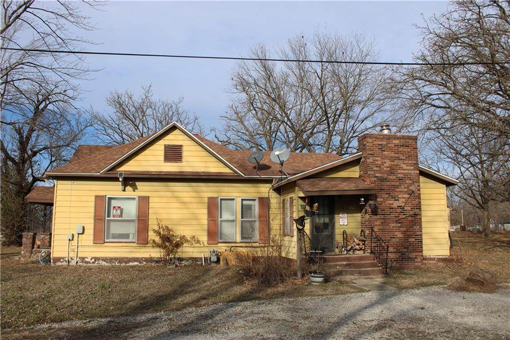 302 Military Street - Photo 1