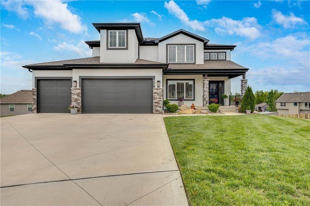 809 Maple Court - Photo 1