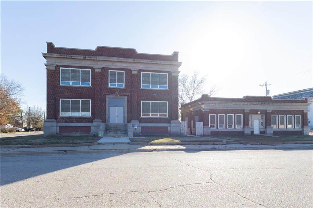 1103 Illinois Street - Photo 1