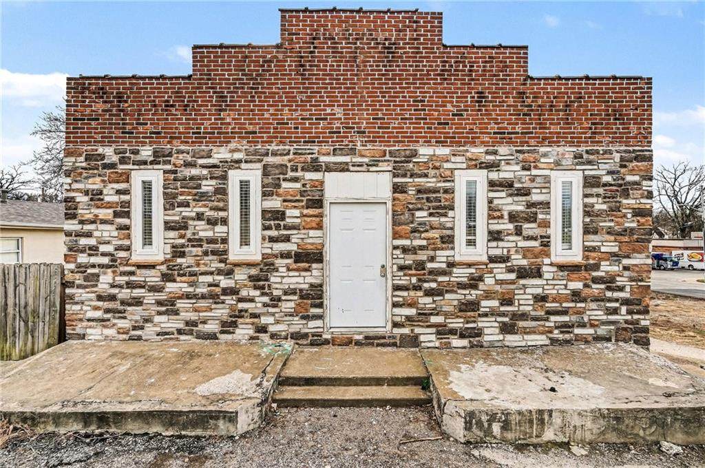 11303 Truman Road - Photo 1