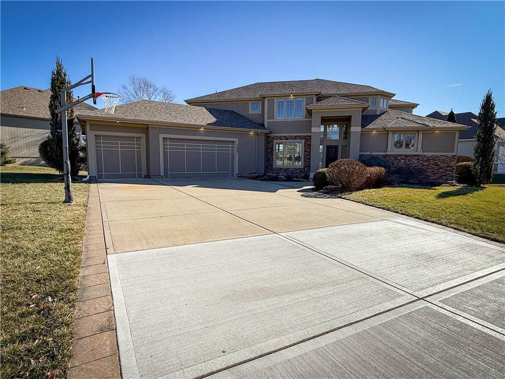 1427 Young Circle - Photo 1