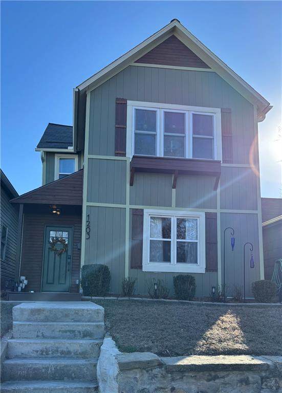 1203 20th Terrace - Photo 1