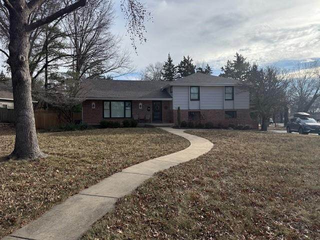 5415 99th Terrace - Photo 1