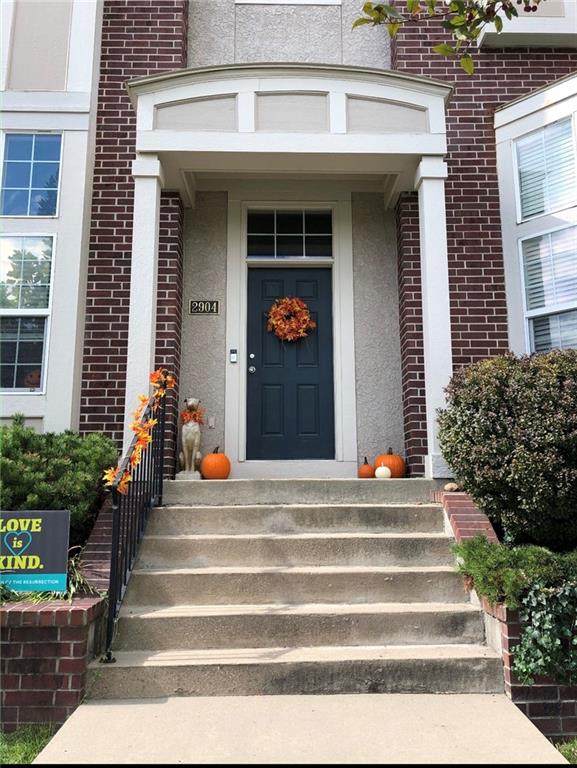 2904 Howell Street - Photo 1