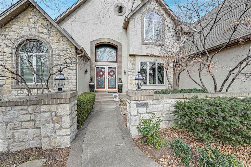 6810 132nd Terrace - Photo 1