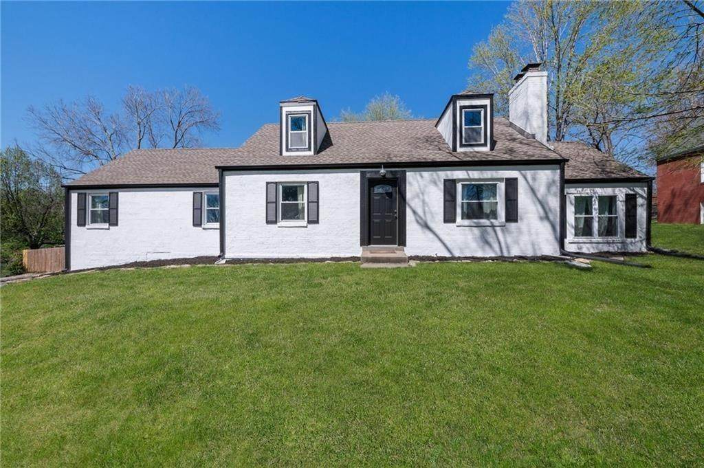 718 42nd Terrace - Photo 1