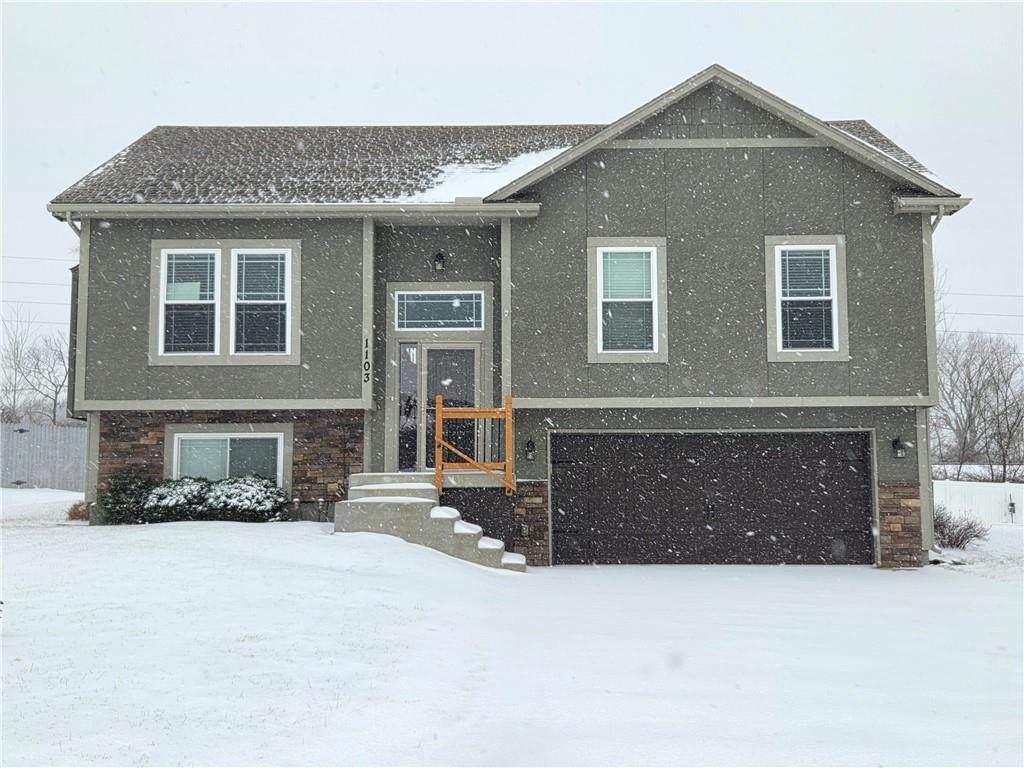 1103 10th Terrace - Photo 1