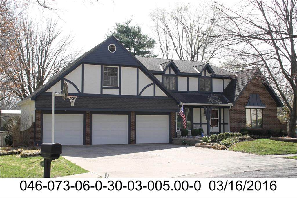 8113 99th Street - Photo 1