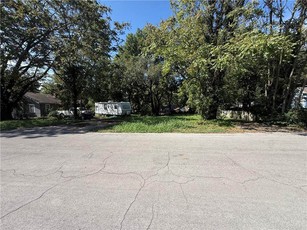 128 Hardy Avenue - Photo 1