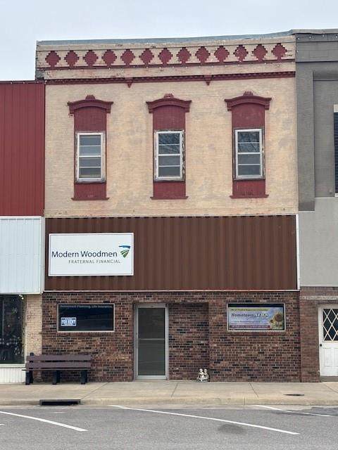  104 S Ozark Street - Photo 1