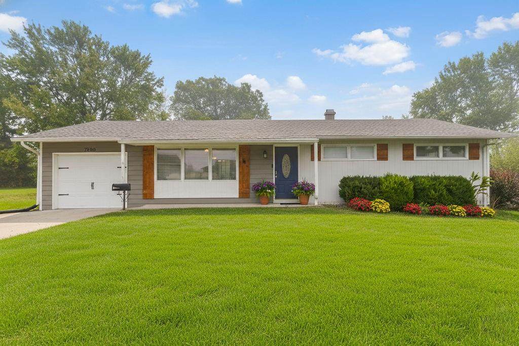 7800 87th Terrace - Photo 1