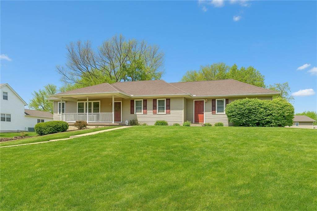 915 Walnut Street - Photo 1