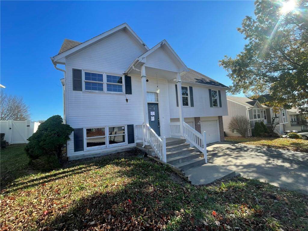 207 Parkway Drive - Photo 1