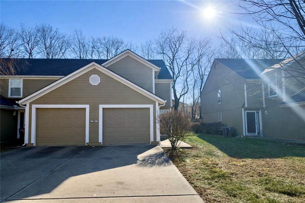 15521 48th Street - Photo 1